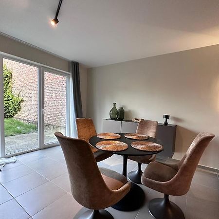 Mons - Superbe Appartement 2Ch - Parking Gratuit Esterno foto