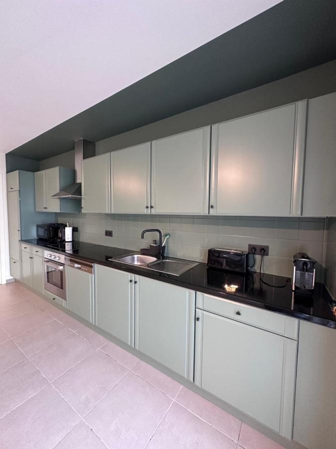 Mons - Superbe Appartement 2Ch - Parking Gratuit Esterno foto